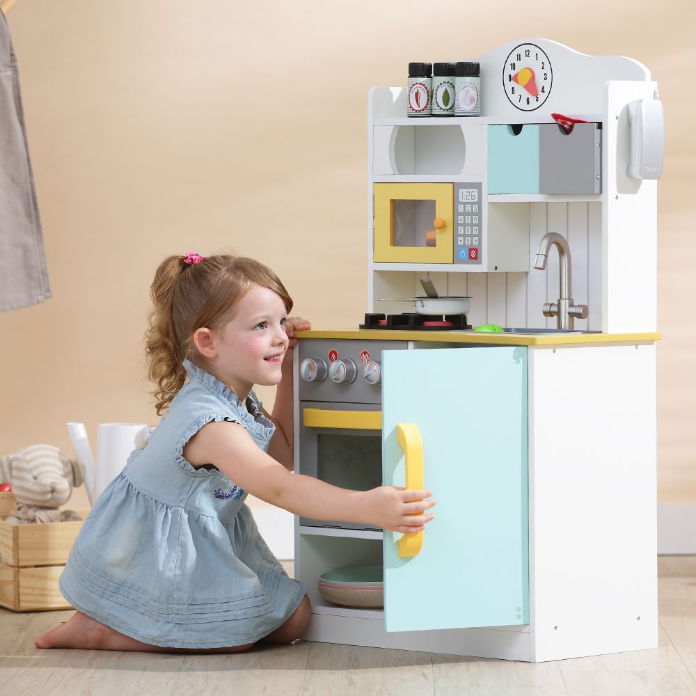 Wooden Kitchen Toy Kitchen With 5 Role Play Accessories TD-11708AR